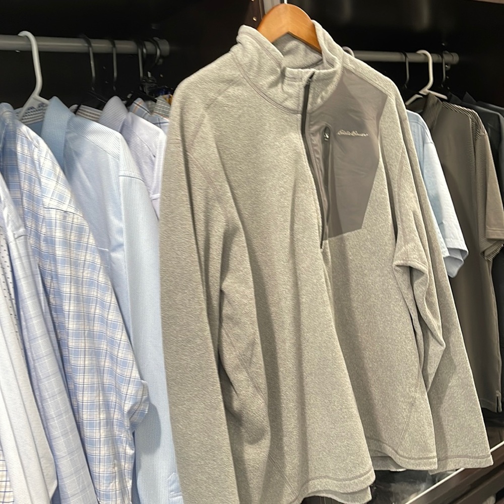 Eddie Bauer mens 1/4 zip, Fleece sweater. XXL grey.